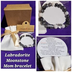 MOM Stretch bracelet.